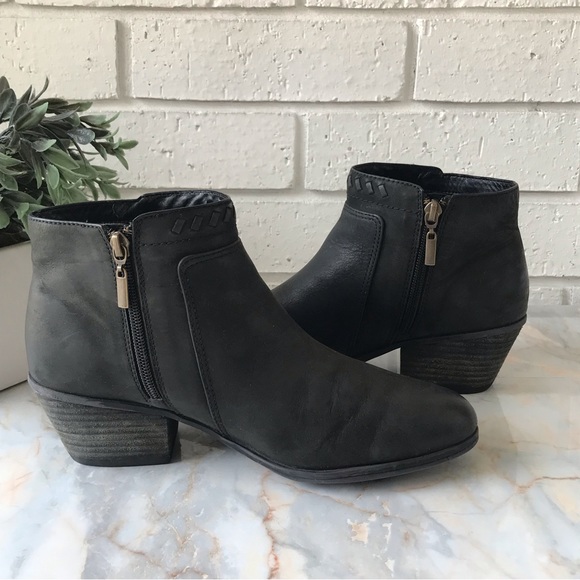 Clarks Gelata Flora Black Fringe Ankle Boots Leather Women's Size 8.5 - Picture 6 of 12